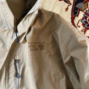 Men’s Mountain Hardware Winter Coat